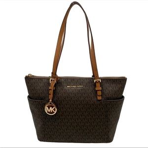 Meet your Posher, Kara